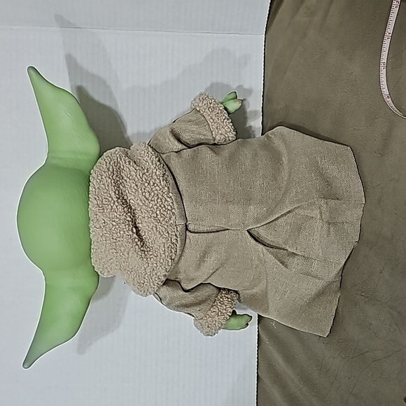12" Yoda plush - Picture 2 of 4
